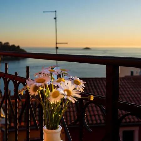 Old Town Seabreeze Apartment