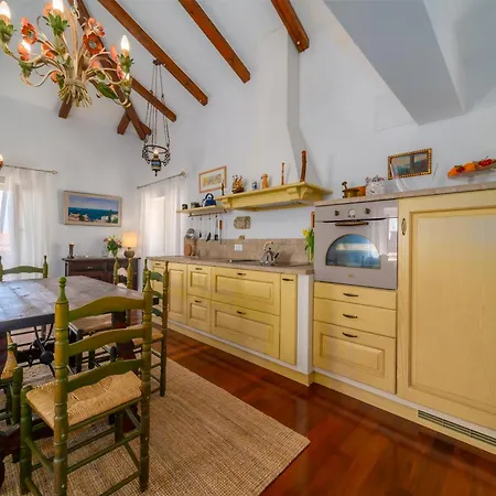 Old Town Seabreeze Apartment *